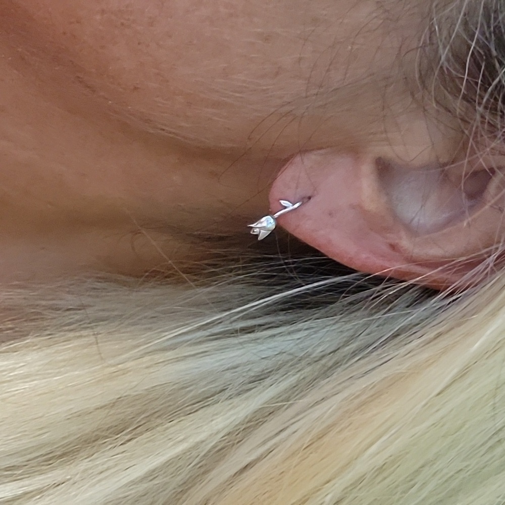 🔥LAST PAIR🔥 STERLING SILVER TULIP HUGGIES